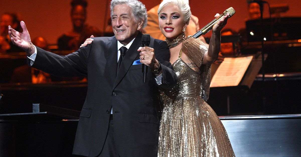 Lady Gaga Pays Tribute to Tony Bennett 